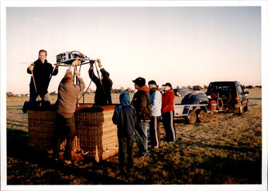 Photograph - Junior legatee outing, Ballooning in Benalla, 2003