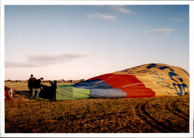 Photograph - Junior legatee outing, Ballooning in Benalla, 2003