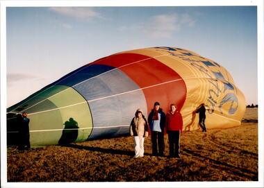 Photograph - Junior legatee outing, Ballooning in Benalla, 2003