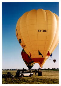 Photograph - Junior legatee outing, Ballooning in Benalla, 2003