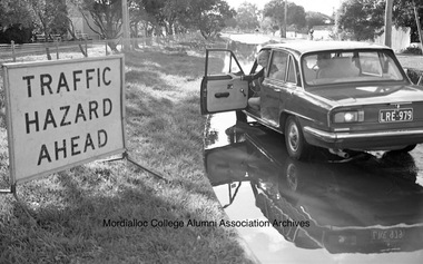 Photograph, 1984 Flooding of Pine Crescent, Aspendale, 1984