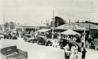 Photograph - Mordialloc Carnival, 1930s