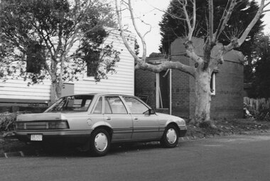 Photograph - 8 Golding Street Canterbury, Jan Pigot, 1/06/1990 12:00:00 AM