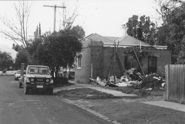 Photograph - 8 Golding Street,  Canterbury, Jan Pigot, 1/06/1990 12:00:00 AM