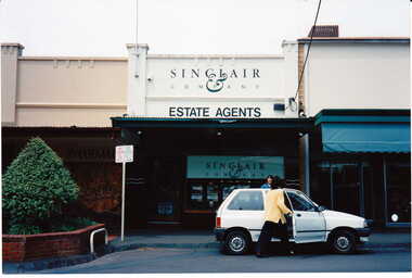 Photograph - Street view of shop at No. 2 Bryson Street, Jan Pigot, 1994
