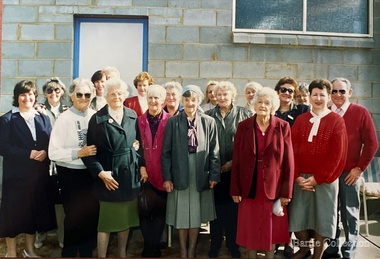 Photograph, Melton Uniting Church Opportunity Shop volunteers, 1993