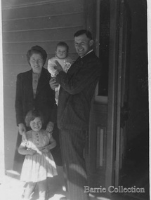 Photograph, Jessie Maude Richardson (Barrie), Colin Lesie Richardson and Pam Richardson, Unknown