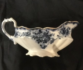 Gravy boat, J & G Meakin