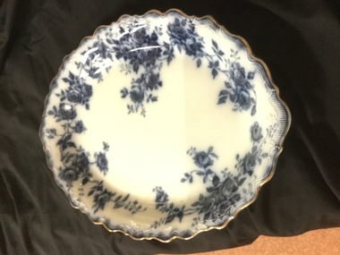 Serving platter, J & G Meakin