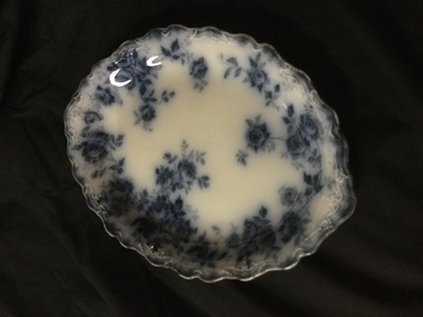 Serving platter, J & G Meakin