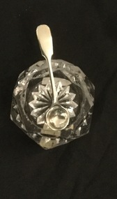 Salt cellar