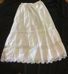 Underskirt, 1915