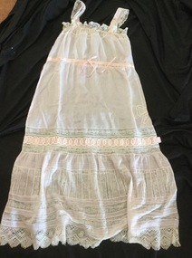 Nightgown, Women's