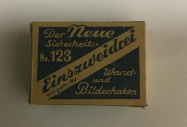 Picture hooks, Stahl