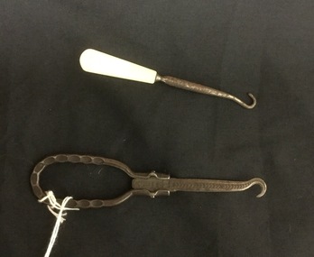 Glove button hook
