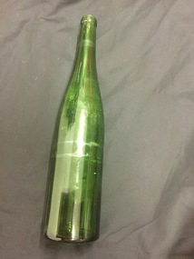 Glass bottles (1 missing)