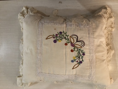 Cushion, 1940