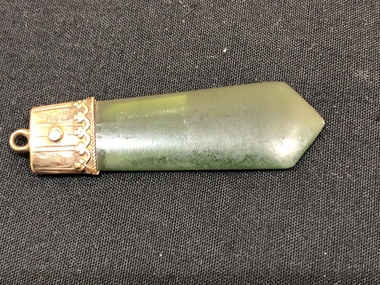 Gold pendant