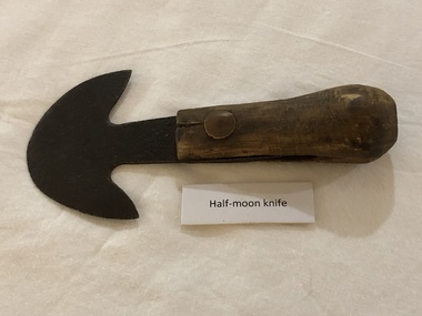 Half-Moon Knife
