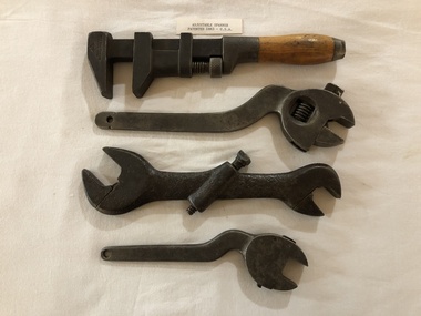 Spanner, W. Williams & Co, 1 was patented in 1883
