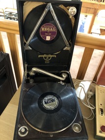 Gramophone, Circa 1928