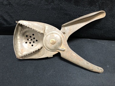 Lemon Squeezer, Circa 1922