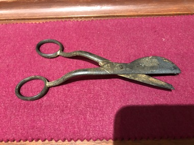 Candle wick trimmer