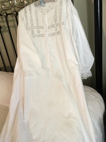Nightgown, Women's
