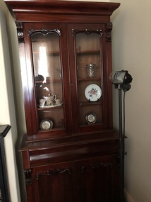 Cabinet/Dresser