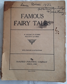 A collection of eight traditional fairy tales for young children.
