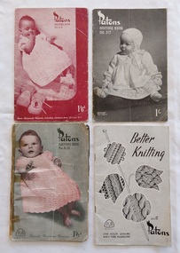 Four small Patons knitting booklets, c.1940's or 1950's. Three for babies, one for general knitting.