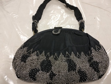 Accessory - Beaded evening bag, 1930s