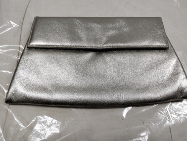 Accessory - Small gold clutch