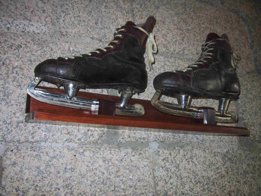 Skates