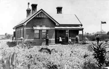 1915 Photograph