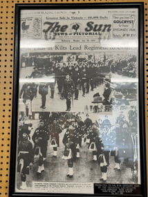 Newspaper - Newspaper clip in frame