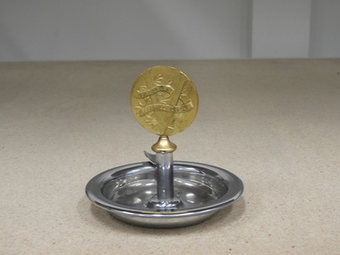 Commemorative Ash Tray, 1947 VFL Awarded to H O Bell Secretary of Carlton FC 1947, 1947