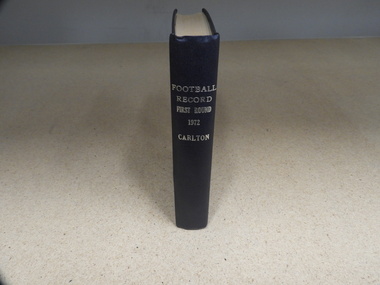 Hardcover Book, Football Record - First Round -  1972 - Carlton, 1972