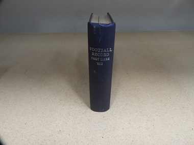 Hardcover Book, Football Record - First Round -  1975 - Carlton, 1975