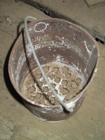 Bucket /sieve
