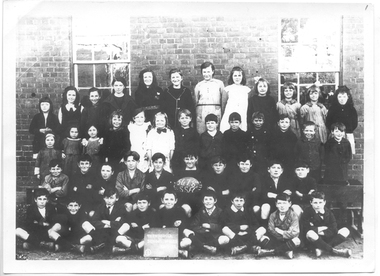 Students at Tarnagulla School, 1922, 23 June, 1922