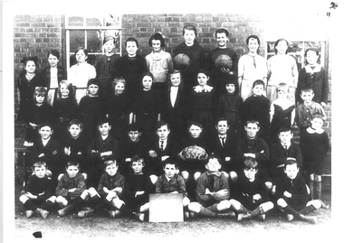 Students at Tarnagulla School, 1922, 23 June 1922