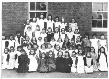 Photograph student at Tarnagulla School, circa 1910, Students at Tarnagulla School, circa 1910