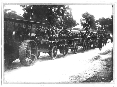 Photograph of Tarnagulla children going to Peace Celebration, 1919, Tarnagulla children going to Peace Celebration, 1919, 1919