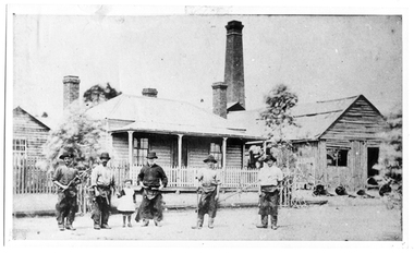 Photograph of Treloar's Foundry and employees, Tarnagulla, Treloar's Foundry and employees, Tarnagulla, between 1855 and 1894