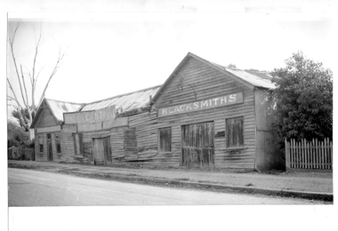 Photograph of blacksmith's shop, Tarnagulla, Blacksmith's shop, Tarnagulla, c. 1960