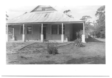 Photograph of a house in Tarnagulla, A house in Tarnagulla, Late 1960s