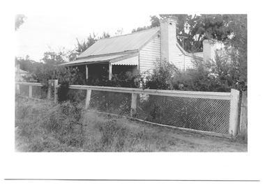 Photograph of a house in Tarnagulla, A house in Tarnagulla, Late 1960s