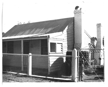 Photograph of Reilly's (later Clarke's) house, Victoria Street West, Tarnagulla, Reilly's (later Clarke's) house, Victoria Street West, Tarnagulla, Late 1960s