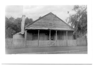 Photograph of a house in Tarnagulla, A house in Tarnagulla, Late 1960s